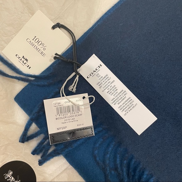 Coach Signature Cashmere Scarf - Picture 5 of 6